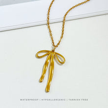 Ribbon Pendant Necklace Necklace