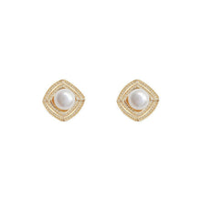 Geometry Pearl Stud