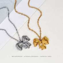 Ribbon Pendant Necklace Necklace