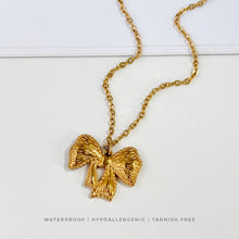 Ribbon Pendant Necklace Necklace