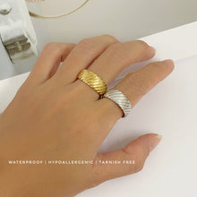 Textured Adjustable Ring Rings